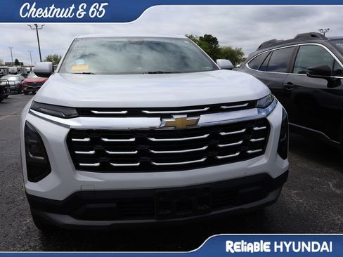 Used 2026 Chevrolet Equinox LT w/ LPO, Floor Liner Package FWD image 4