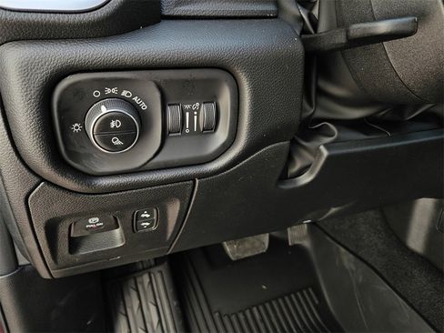 New 2026 RAM 1500 4x4 Crew Cab image 13