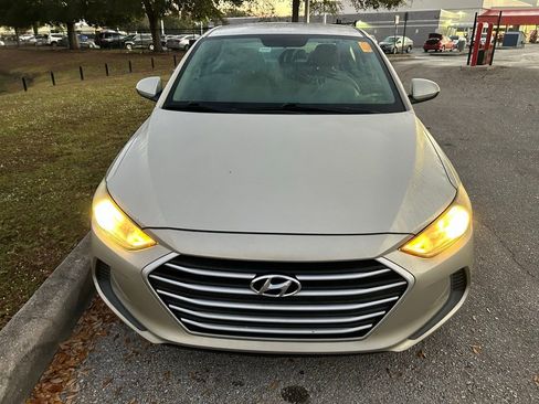Used 2017 Hyundai Elantra SE image 8