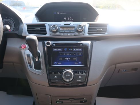 Used 2017 Honda Odyssey Touring Elite image 14