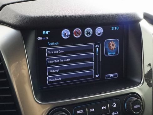 Used 2019 Chevrolet Tahoe 2WD w/ Enhanced Driver Alert Package image 30