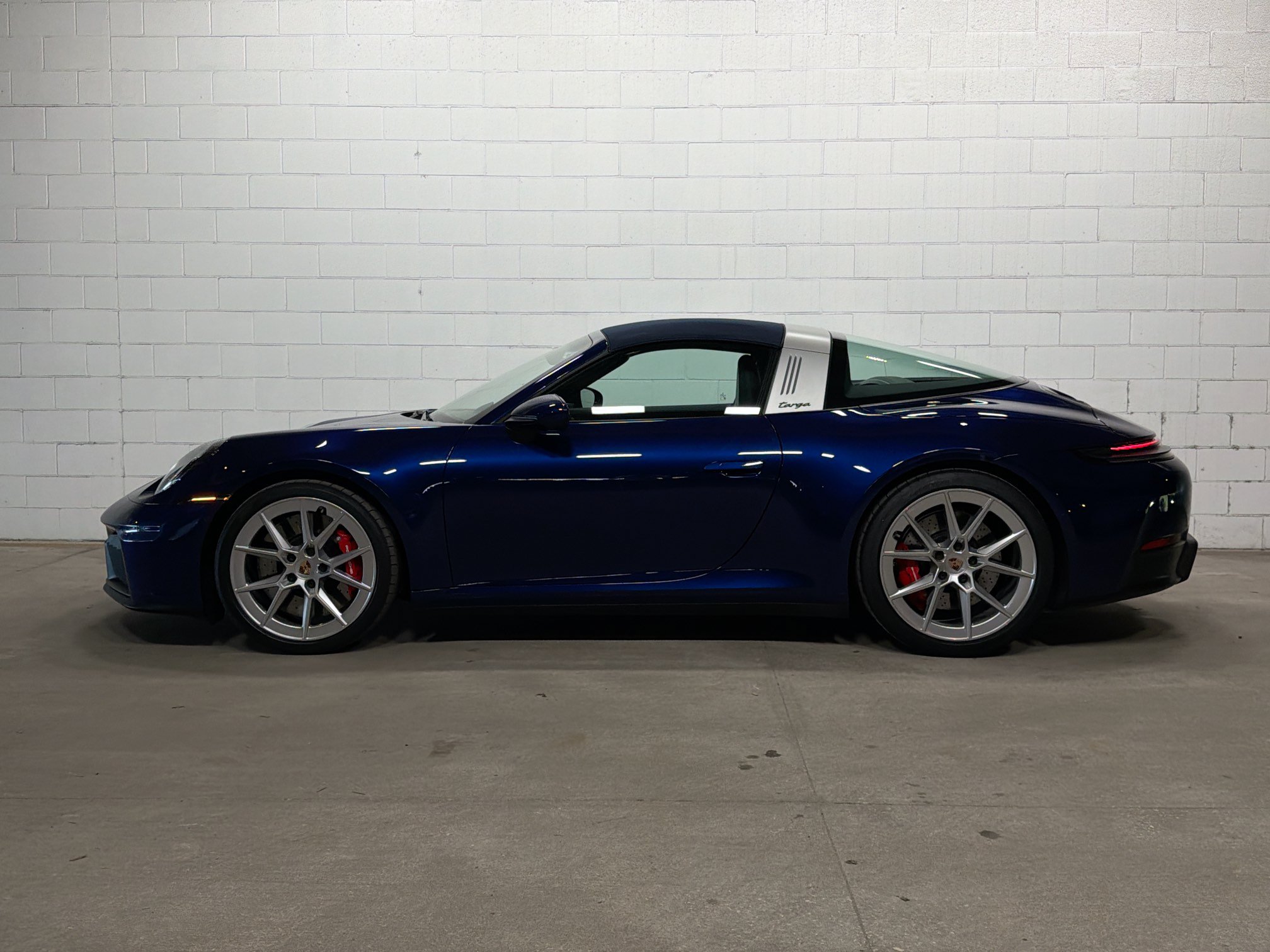Certified 2026 Porsche 911 Targa 4 GTS AWD/4WD image 2