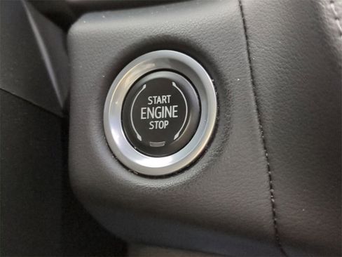 Certified 2022 GMC Yukon XL SLE w/ Gmc Pro Safety Plus Package image 17