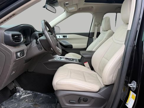 Used 2022 Ford Explorer Platinum w/ Equipment Group 601A image 24