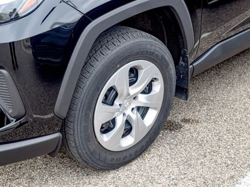 Used 2023 Toyota RAV4 LE AWD/4WD image 23