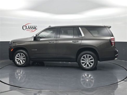 Used 2021 Chevrolet Tahoe Premier w/ Premium Package image 2