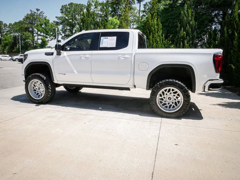 Used 2023 GMC Sierra 1500 AT4 w/ Technology Package AWD/4WD image 7