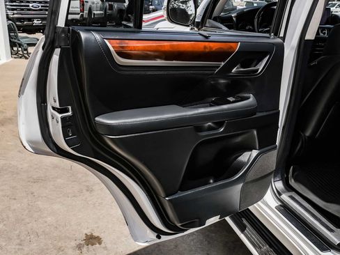 Used 2021 Lexus LX 570 4WD w/ Luxury Package image 45