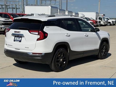Certified 2023 GMC Terrain SLT w/ Infotainment Package II AWD/4WD image 4