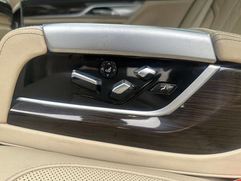 Used 2016 BMW 750i xDrive image 8