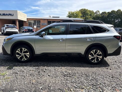 Used 2022 Subaru Outback Limited AWD/4WD image 4