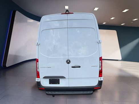 New 2025 Mercedes-Benz Sprinter 2500 image 3