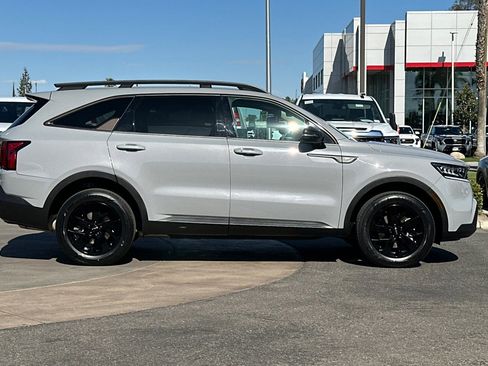 Used 2022 Kia Sorento S AWD/4WD image 3