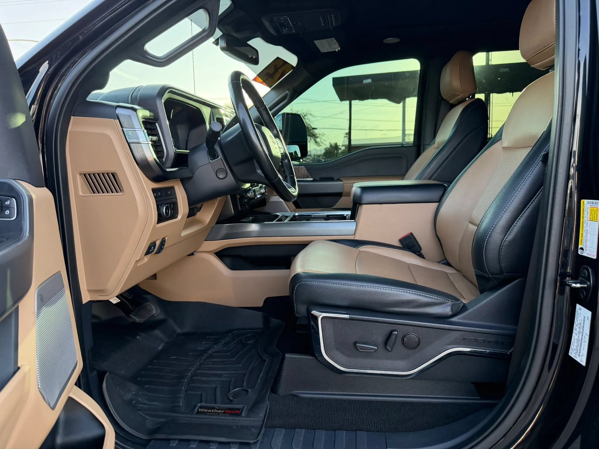 Used 2023 Ford F350 Lariat w/ Lariat Ultimate Package AWD/4WD image 24