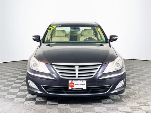 Used 2012 Hyundai Genesis 3.8 image 2
