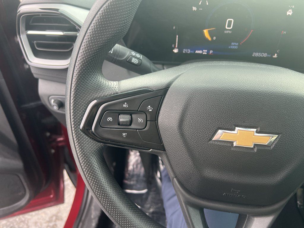Used 2025 Chevrolet TrailBlazer LT AWD/4WD image 12