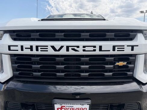 Used 2022 Chevrolet Silverado 2500 Custom w/ Custom Value Package AWD/4WD image 12