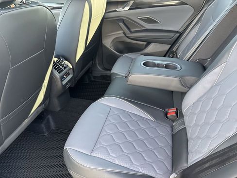 New 2026 Volkswagen Tiguan SEL R-Line AWD/4WD image 30