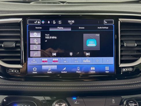 Used 2022 Chrysler Pacifica Touring-L FWD image 14