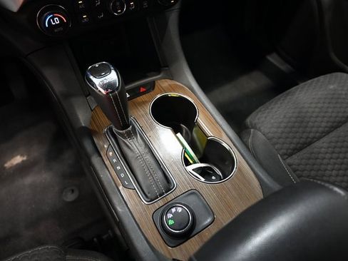 Used 2019 GMC Acadia SLE image 19