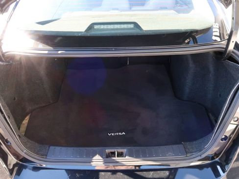 Used 2020 Nissan Versa SR image 11