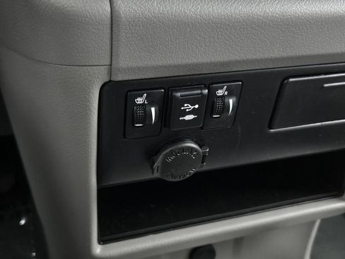 Certified 2020 Toyota Sienna XLE FWD image 17