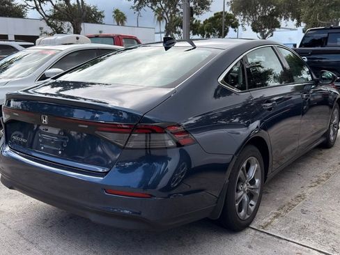 Used 2023 Honda Accord EX image 10