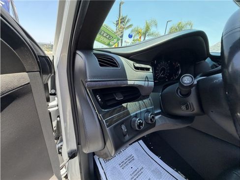 Used 2019 Cadillac Escalade Platinum AWD/4WD image 40