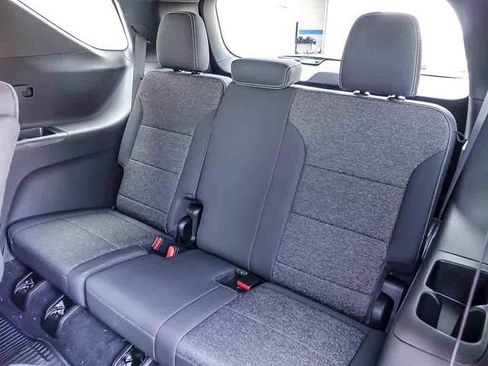 New 2026 Chevrolet Traverse LT w/ LPO, Floor Liner Package AWD/4WD image 18