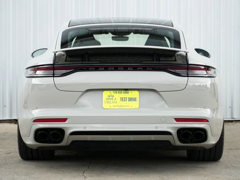 Used 2022 Porsche Panamera 4S w/ Premium Package image 11