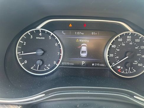 Used 2018 Nissan Maxima Platinum FWD image 11