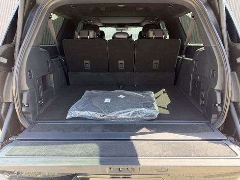 New 2026 Lincoln Navigator L Black Label AWD/4WD image 21
