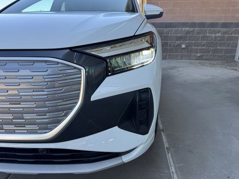 Used 2022 Audi Q4 e-tron Premium Plus w/ Premium Plus image 11