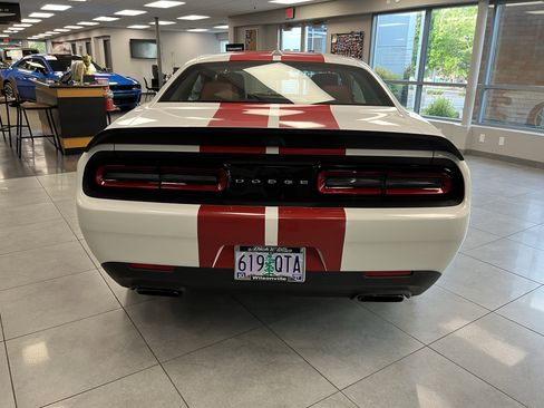 Used 2023 Dodge Challenger SRT Hellcat w/ Driver Convenience Group RWD image 4