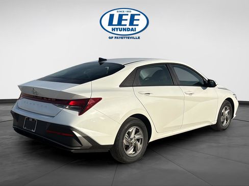 New 2026 Hyundai Elantra SE image 7