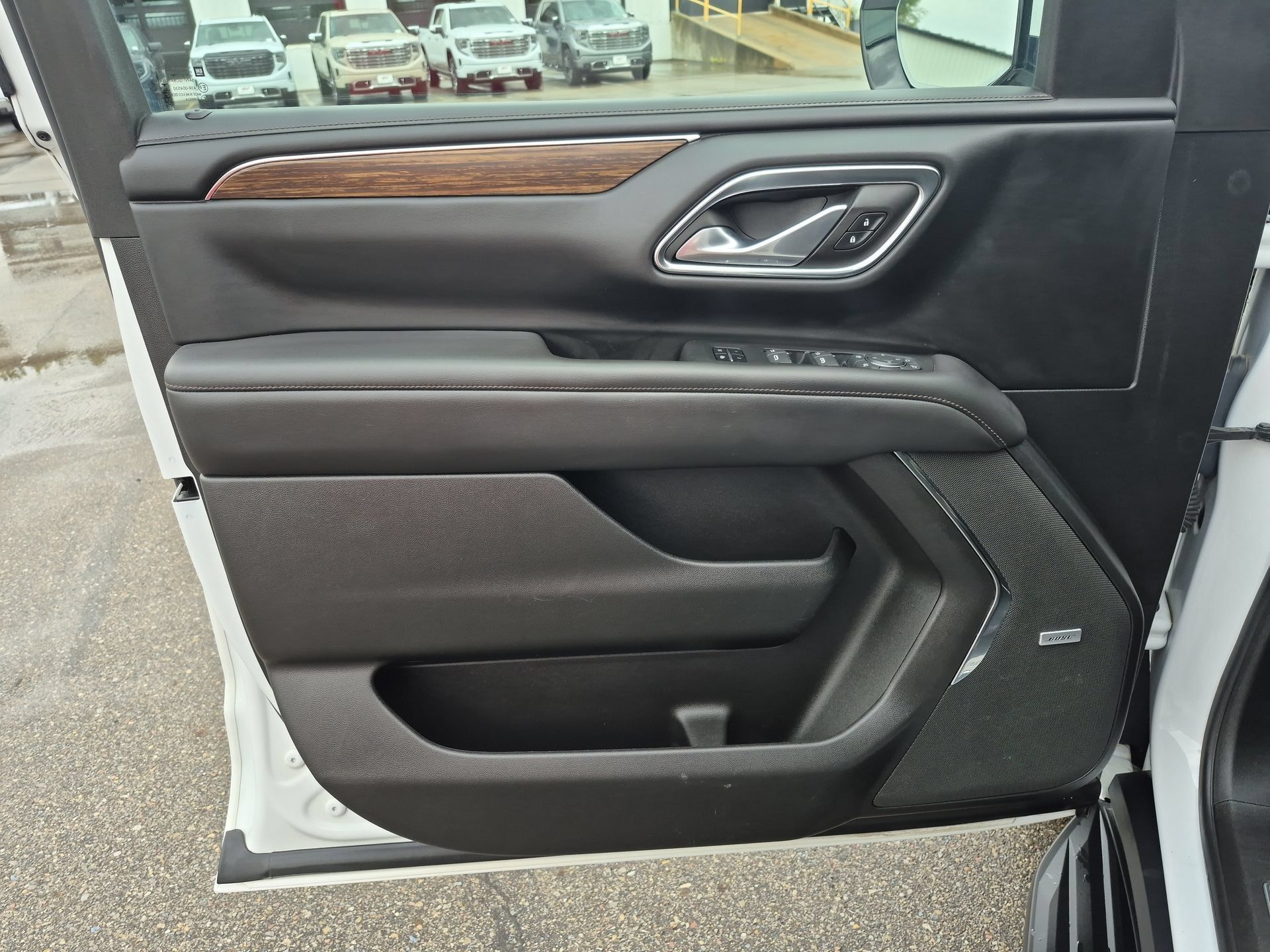 Used 2023 Chevrolet Suburban High Country AWD/4WD image 23