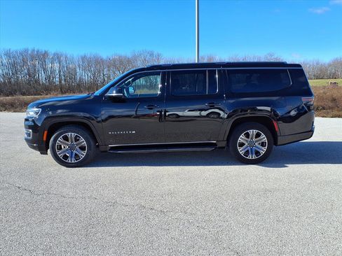 Used 2024 Jeep Wagoneer L Series II w/ Flexible Seating Group image 23