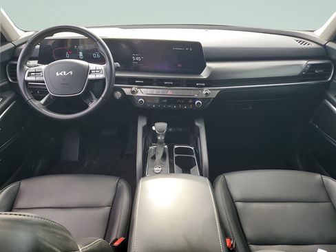Used 2025 Kia Telluride LX FWD image 11