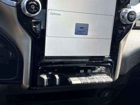 Used 2024 RAM 2500 Laramie w/ Safety Group AWD/4WD image 40