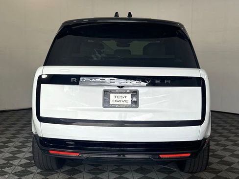 New 2025 Land Rover Range Rover SE image 6