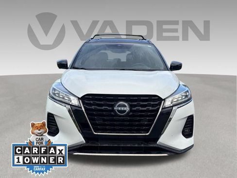 Used 2024 Nissan Kicks SR w/ SR Premium Package FWD image 2