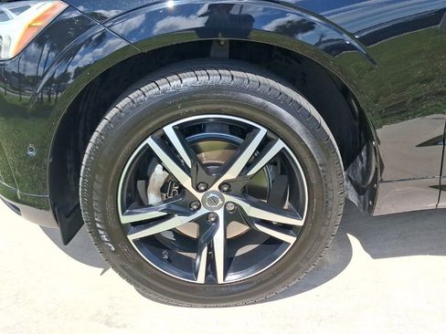 Used 2019 Volvo XC60 T5 R-Design w/ Protection Package Premier AWD/4WD image 3