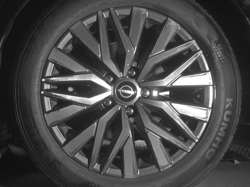 Used 2025 Nissan Altima 2.5 SV image 14