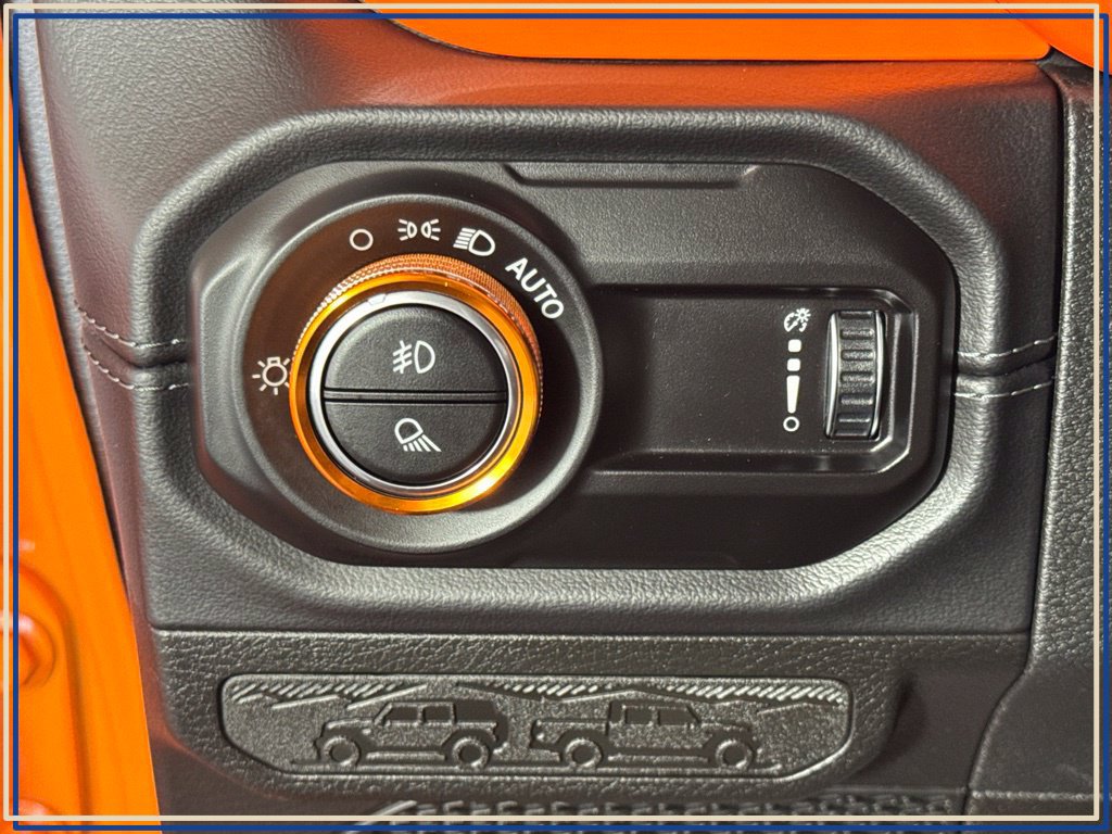 Certified 2025 Jeep Gladiator Sport AWD/4WD image 27