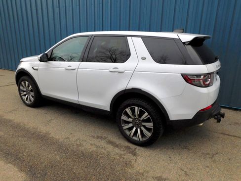 Used 2017 Land Rover Discovery Sport HSE Luxury image 3