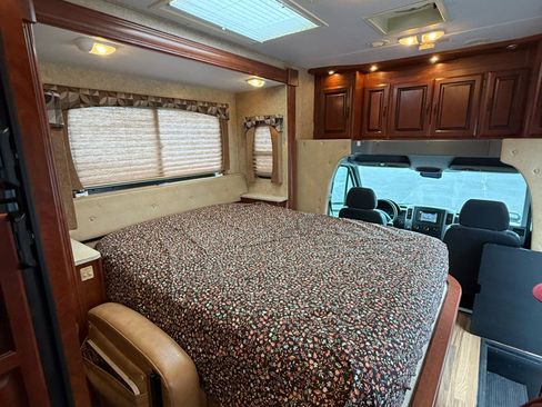 Used 2012 Mercedes-Benz Sprinter 3500 image 12