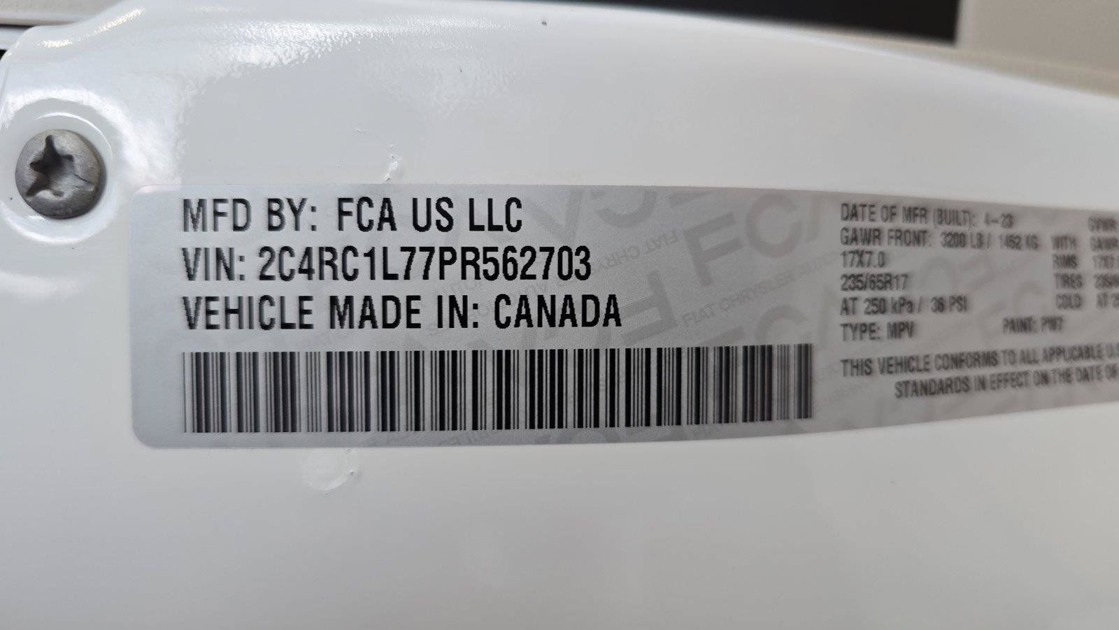 Used 2023 Chrysler Pacifica Touring-L FWD image 29