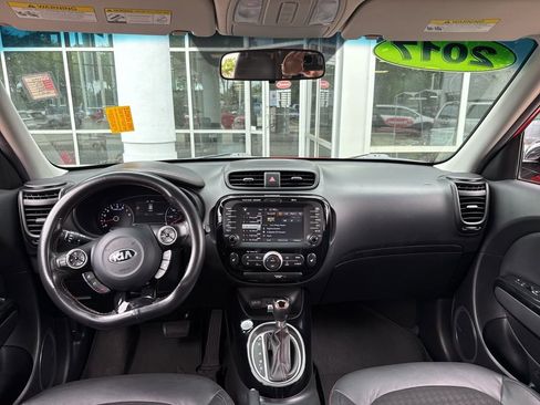 Used 2017 Kia Soul ! w/ Tech Package FWD image 12