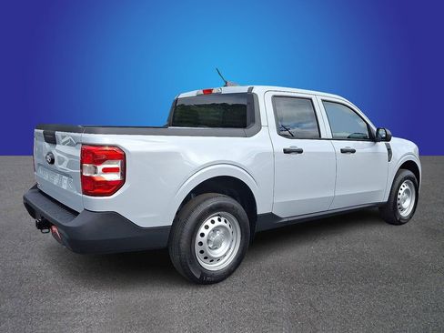 New 2025 Ford Maverick XL image 3