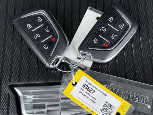 Used 2023 Cadillac Escalade Sport Platinum w/ LPO, ONYX Package image 37